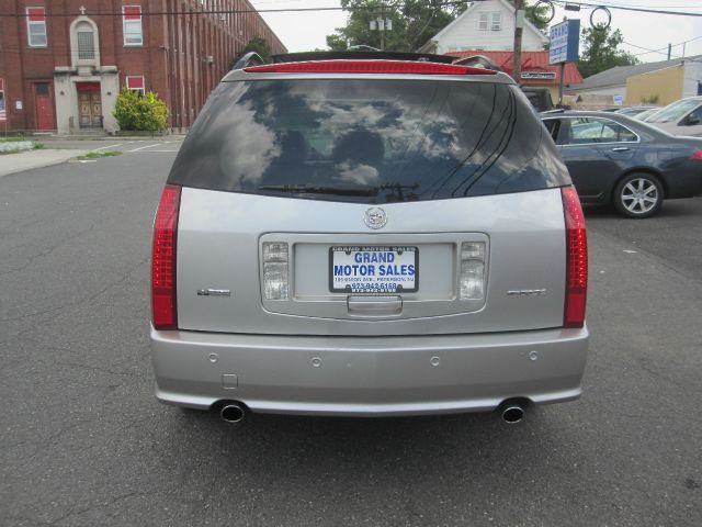 Cadillac SRX 2004 photo 1