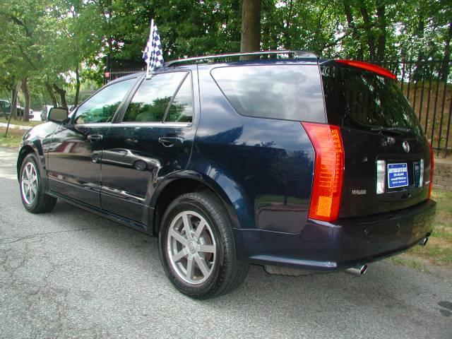 Cadillac SRX 2004 photo 2