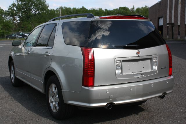 Cadillac SRX 2004 photo 2