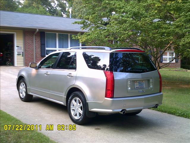 Cadillac SRX 2004 photo 2