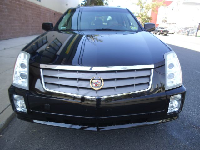 Cadillac SRX 2004 photo 2