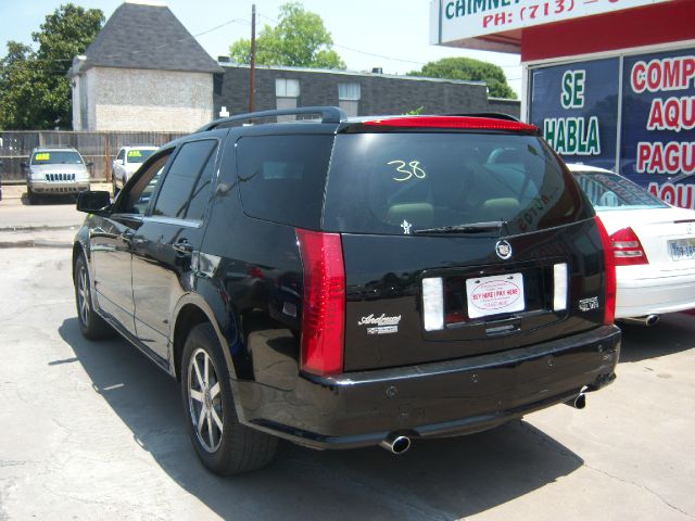 Cadillac SRX 2004 photo 1