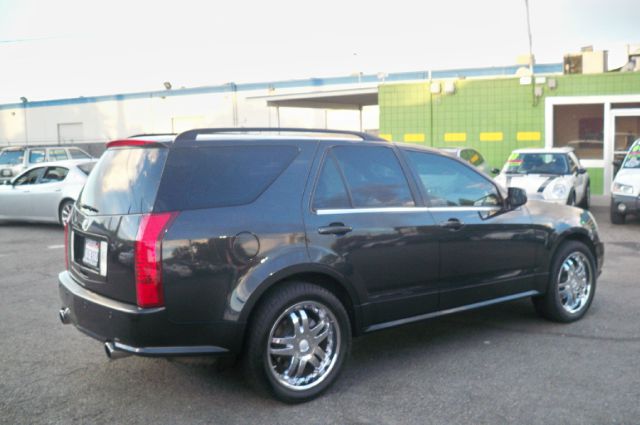 Cadillac SRX 2004 photo 2