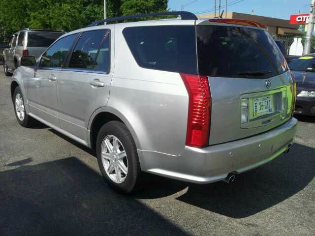 Cadillac SRX 2004 photo 2