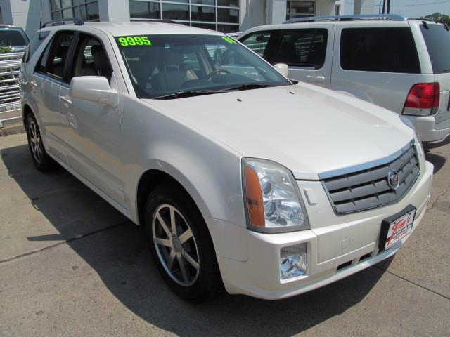 Cadillac SRX 2004 photo 2