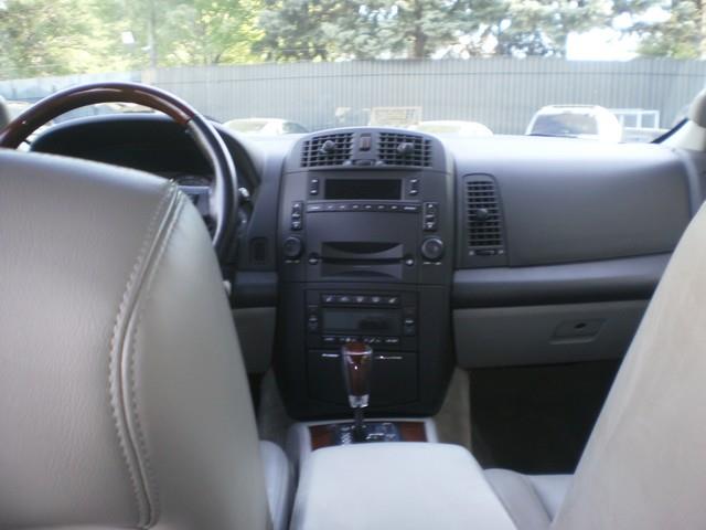 Cadillac SRX 2004 photo 4