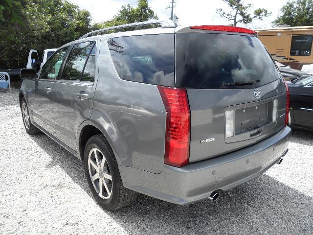 Cadillac SRX 2004 photo 2