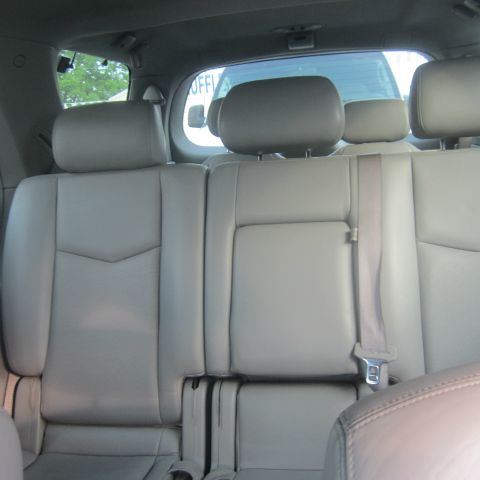 Cadillac SRX 2004 photo 2