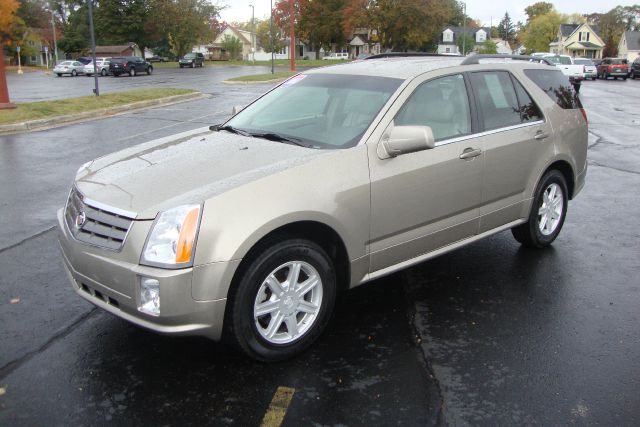 Cadillac SRX 2004 photo 2