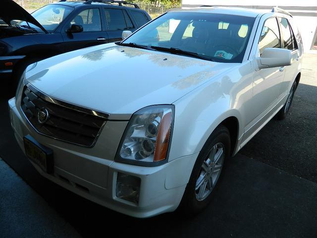 Cadillac SRX 2004 photo 2