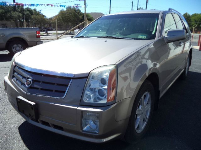 Cadillac SRX 2004 photo 2