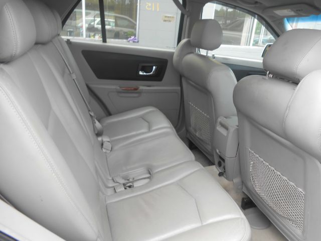 Cadillac SRX 2004 photo 2