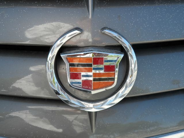 Cadillac SRX SE-R SUV