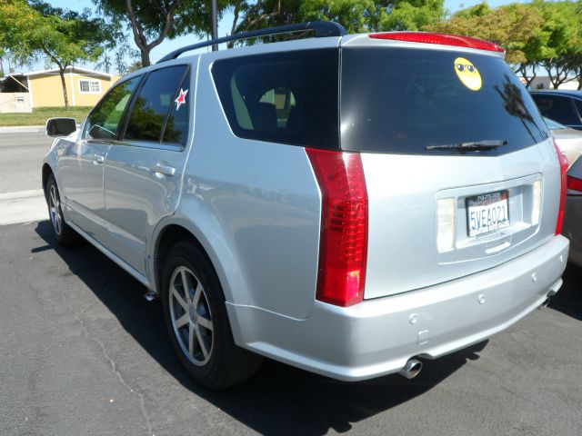 Cadillac SRX 2004 photo 2