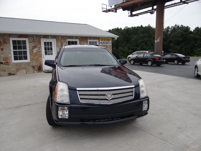 Cadillac SRX 2004 photo 2