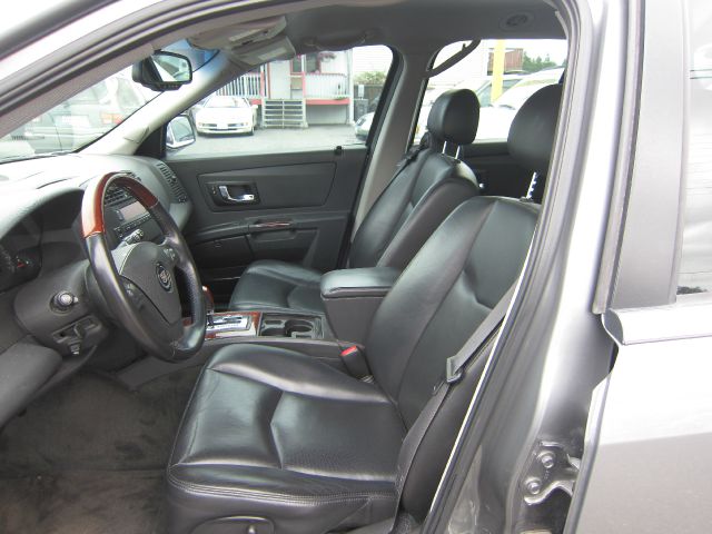 Cadillac SRX 2004 photo 2