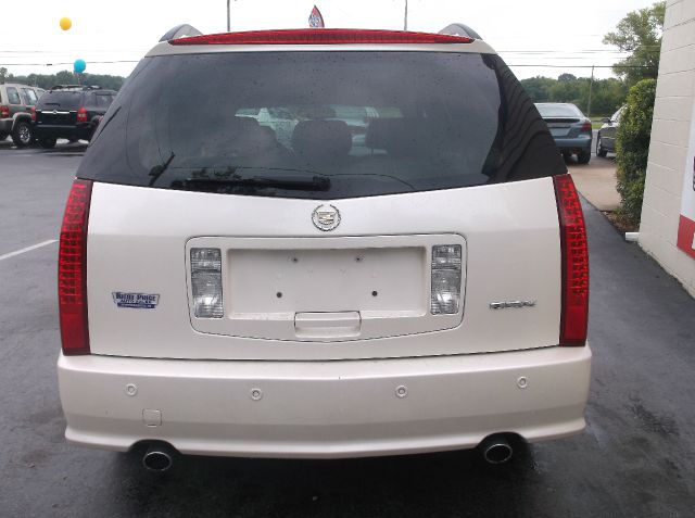 Cadillac SRX 2004 photo 4