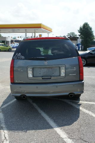 Cadillac SRX 2004 photo 1