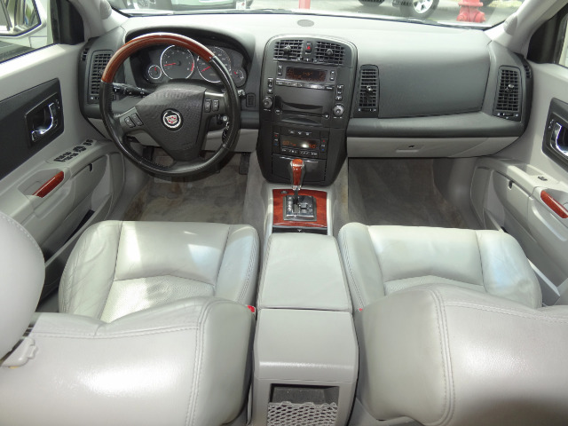 Cadillac SRX 2005 photo 23