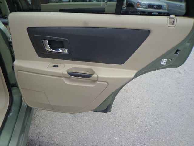 Cadillac SRX 2005 photo 2