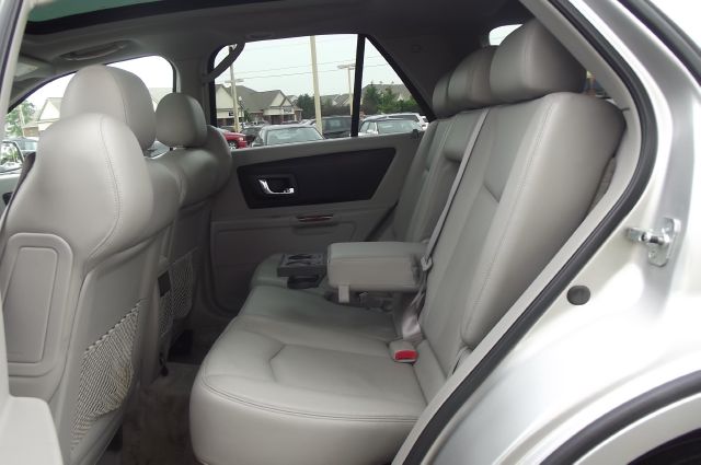 Cadillac SRX 2005 photo 12