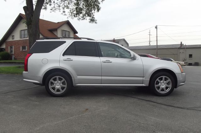 Cadillac SRX 2005 photo 2