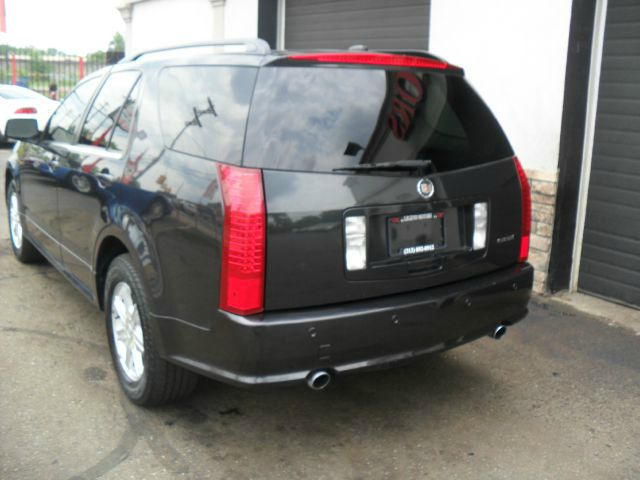 Cadillac SRX 2005 photo 1