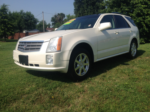 Cadillac SRX 2005 photo 2