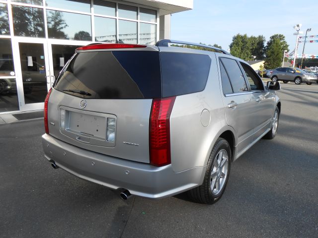 Cadillac SRX SE-R SUV