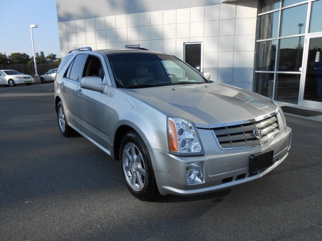 Cadillac SRX 2005 photo 2