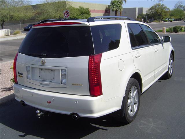 Cadillac SRX 2005 photo 2