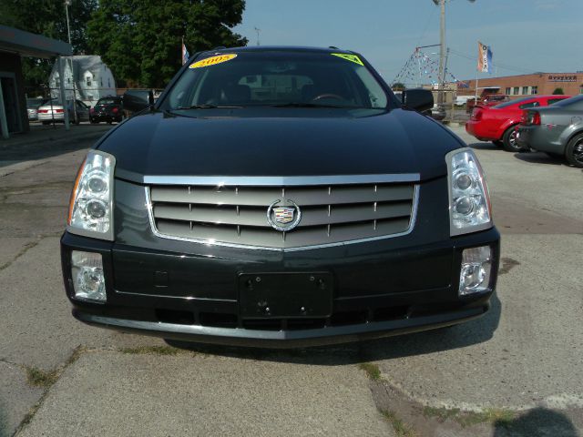 Cadillac SRX 2005 photo 2