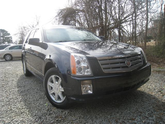 Cadillac SRX 2005 photo 2