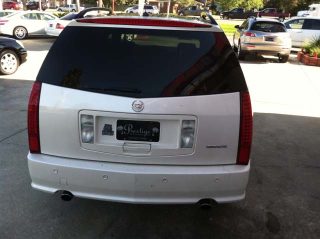 Cadillac SRX 2005 photo 2