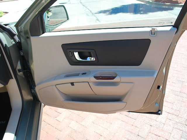 Cadillac SRX 2005 photo 5