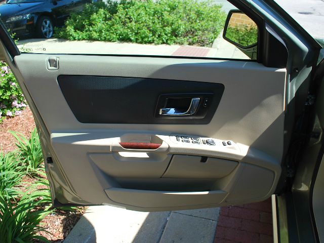 Cadillac SRX 2005 photo 9