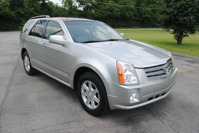 Cadillac SRX 2005 photo 2