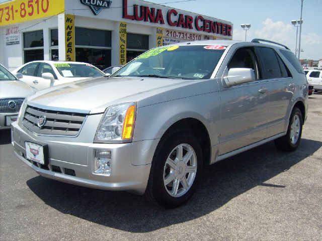 Cadillac SRX 2005 photo 2