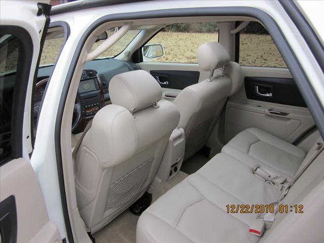 Cadillac SRX 2005 photo 2