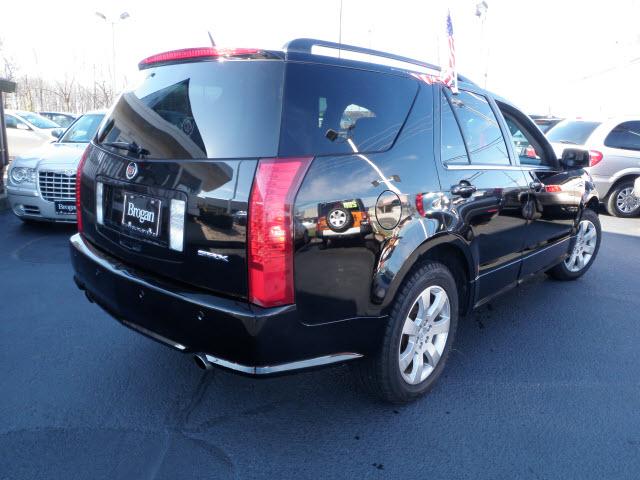 Cadillac SRX 2006 photo 1