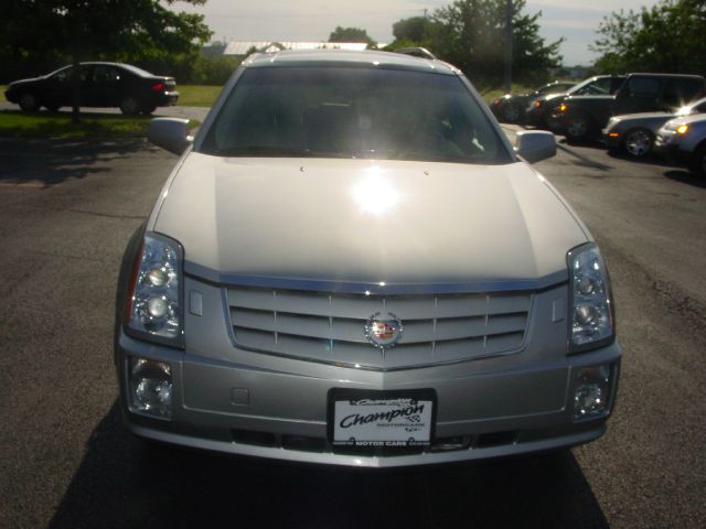 Cadillac SRX 2006 photo 2