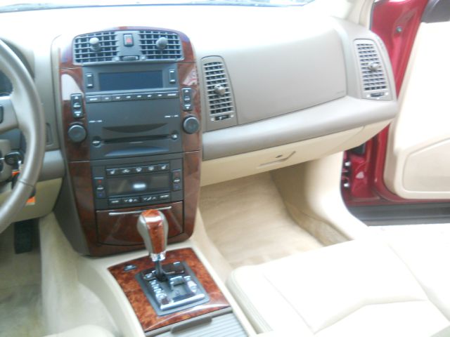 Cadillac SRX 2006 photo 8