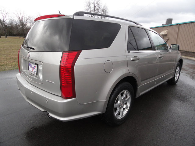 Cadillac SRX 2007 photo 2