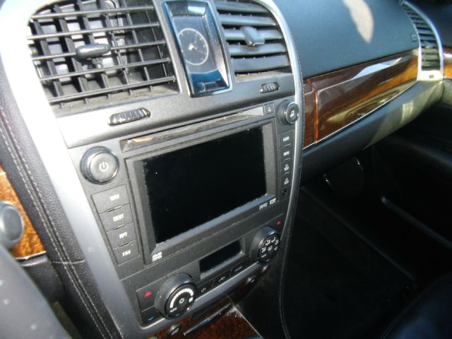 Cadillac SRX 2007 photo 2