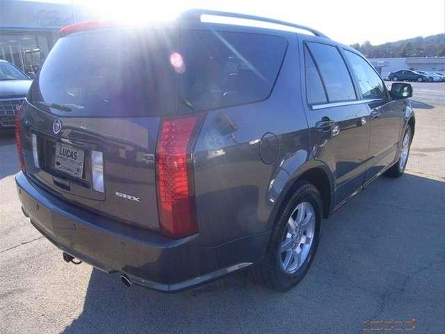 Cadillac SRX 2007 photo 2