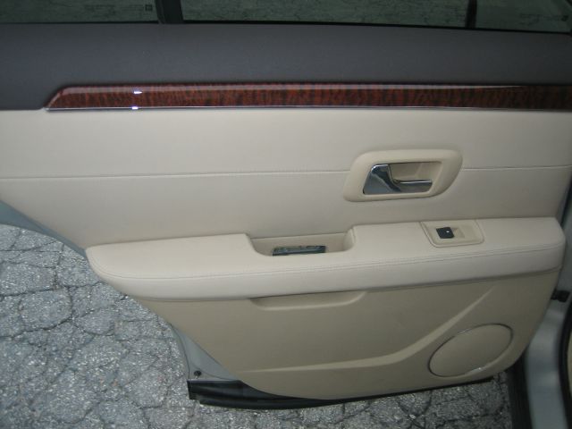 Cadillac SRX 2007 photo 2