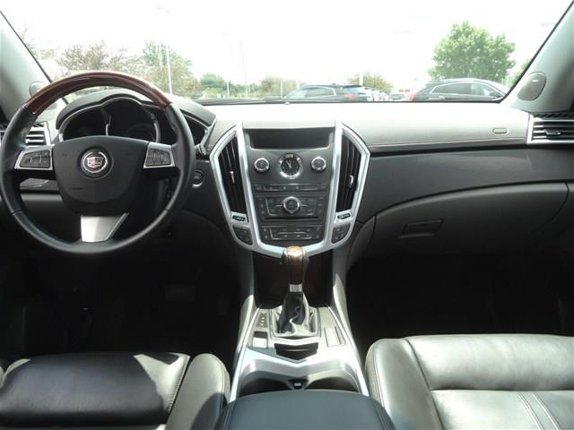 Cadillac SRX 2010 photo 3