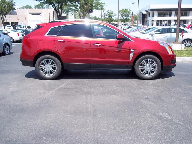 Cadillac SRX 2010 photo 1