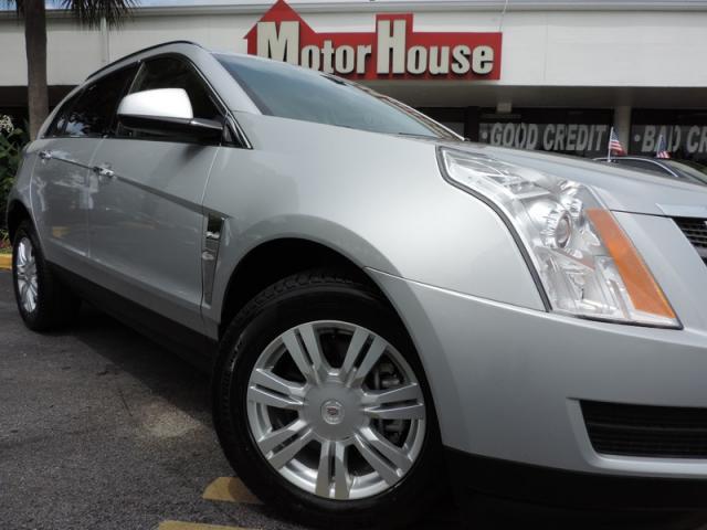 Cadillac SRX 2010 photo 2