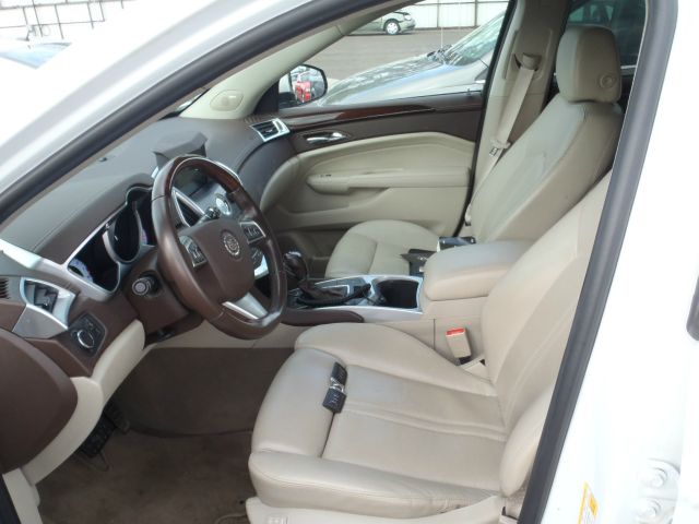 Cadillac SRX 2010 photo 2